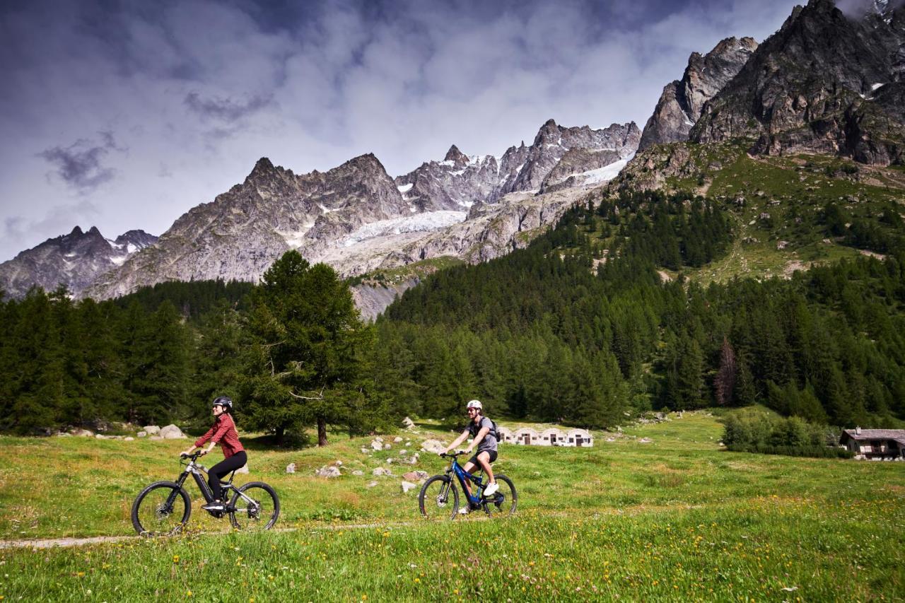 Le Massif Hotel & Lodge Courmayeur The Leading Hotels Of The World المظهر الخارجي الصورة